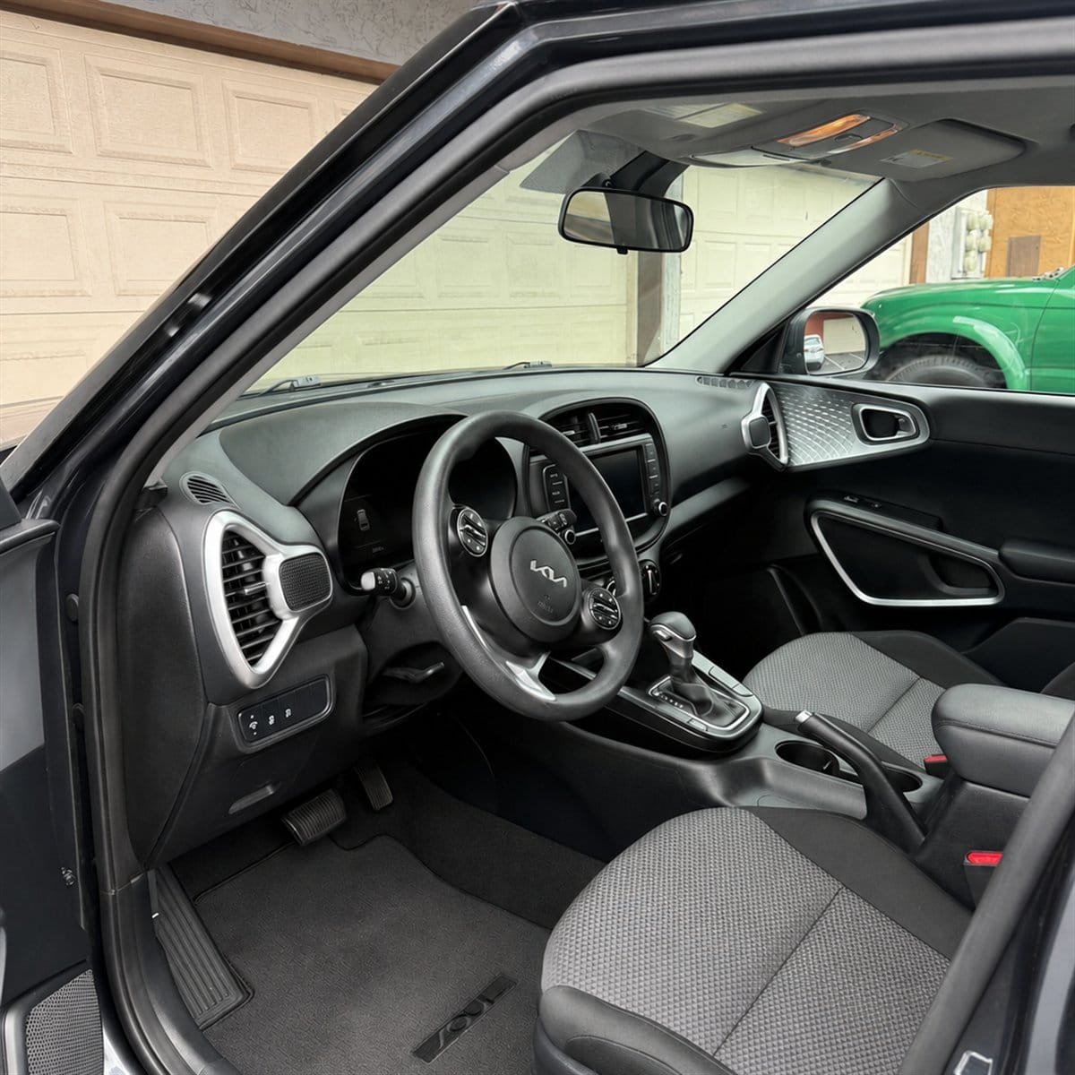 Clean vehicle interior and seats after extraction