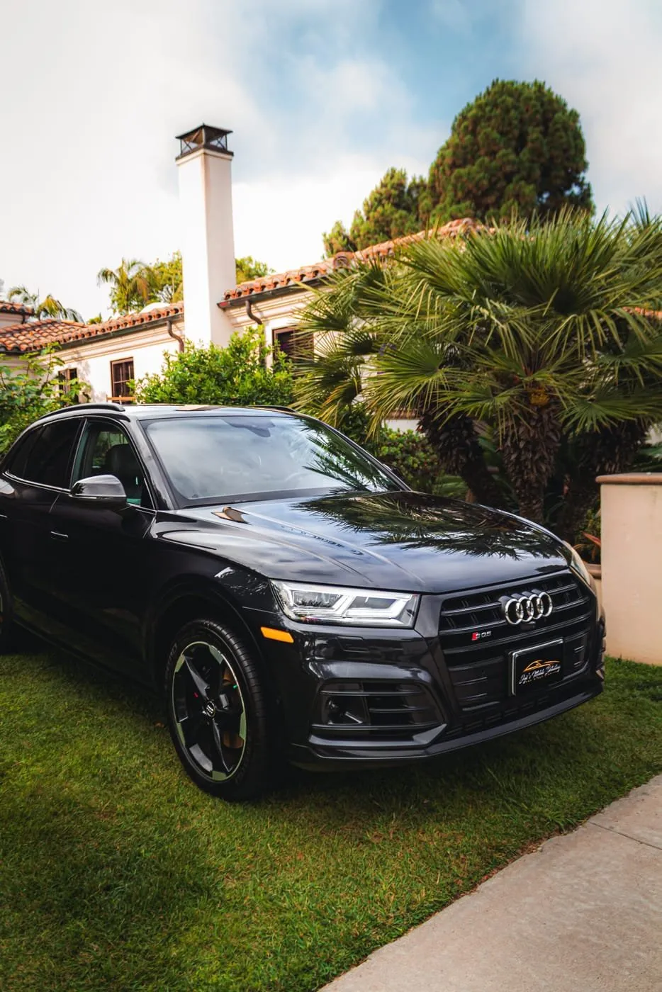 Spot-free clean Audi SQ5 exterior